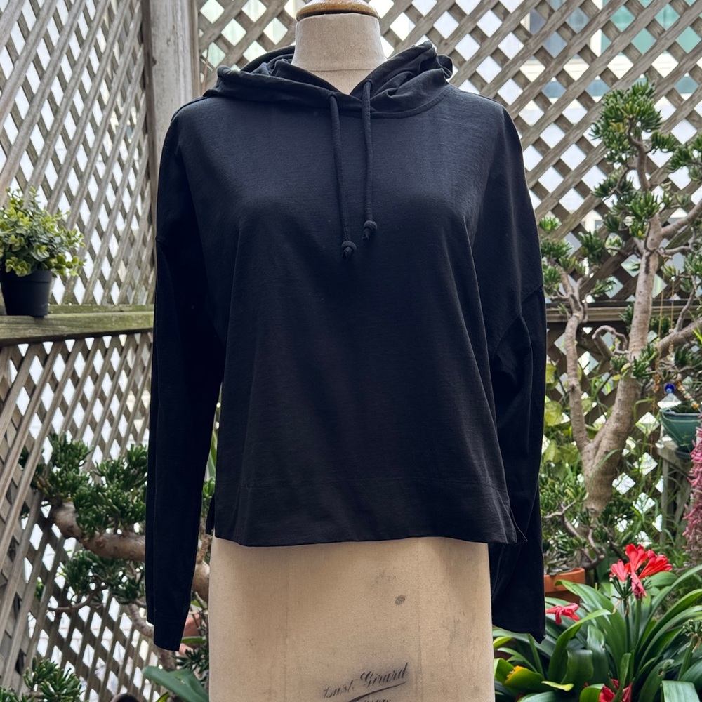 EVERLANE Black Cropped TOP -Oversized 
 Size Medium Cotton EUC